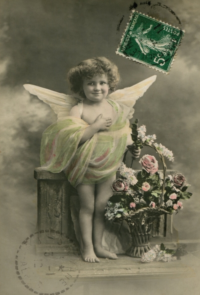 Putto z kwiatami